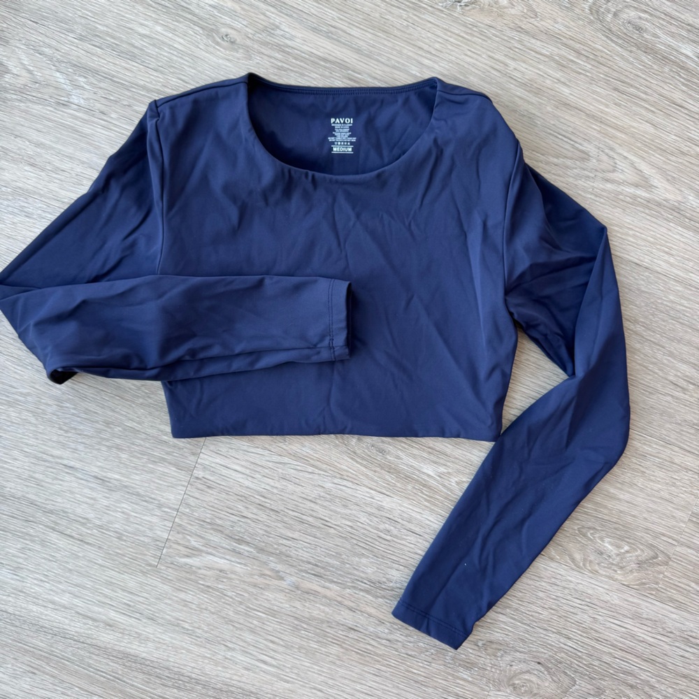 Pavoi workout crop long sleeve top